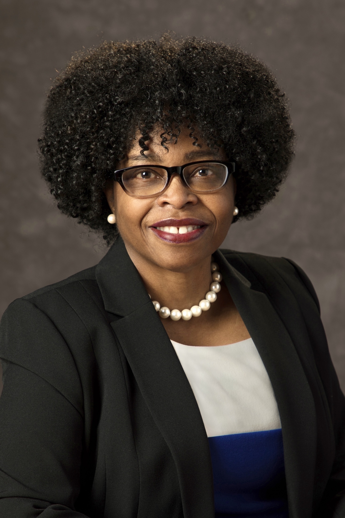 Glenda Headshot IMG_0029